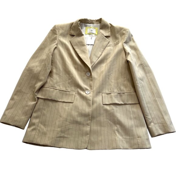 Cue Pinstripe Boyfriend Blazer in Vanilla